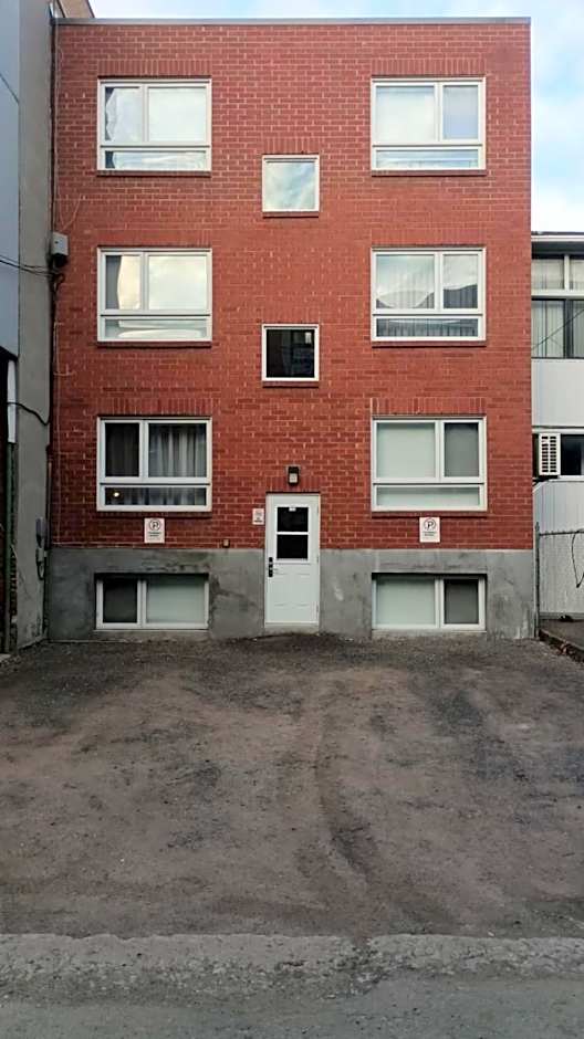 Romantic Studio in the Heart of Little Italy by Den Stays