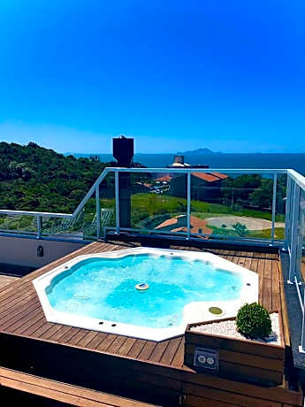 Seu refúgio paradisíaco a apenas 330 metros do mar TUB