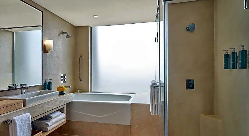 DoubleTree by Hilton Gurugram Baani Square