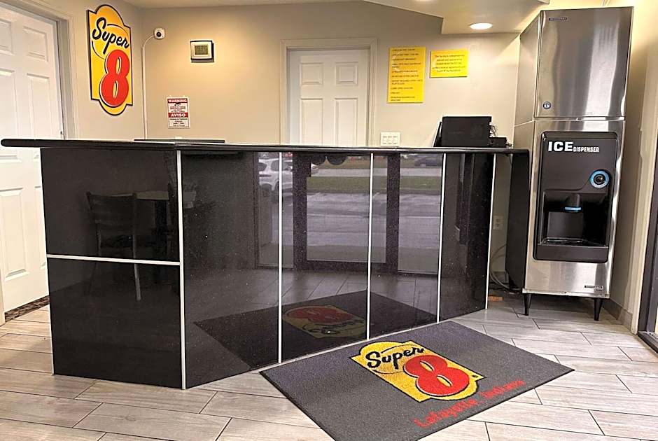 Super 8 by Wyndham Lafayette / Purdue Area