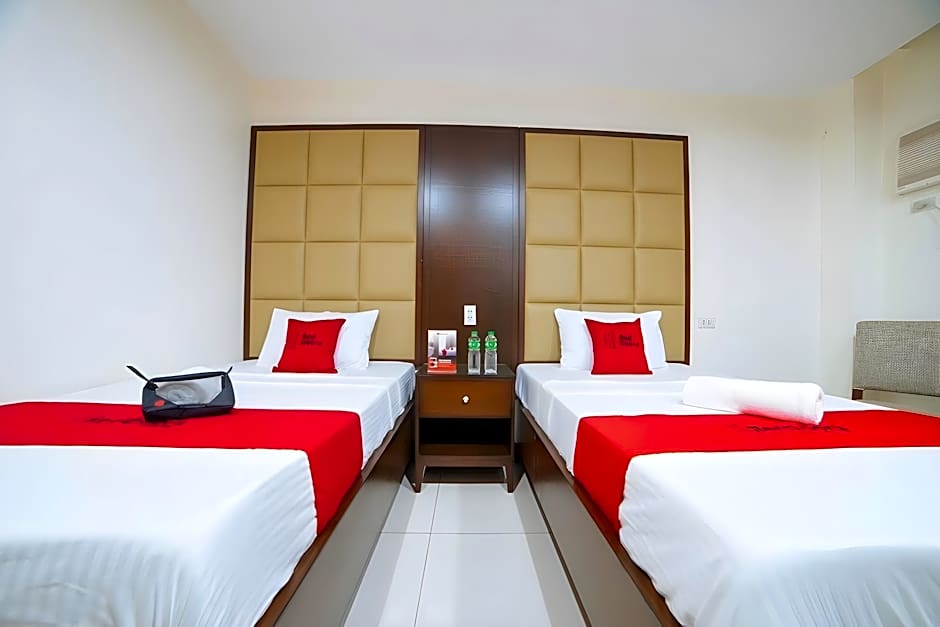 RedDoorz near Angeles University Foundation