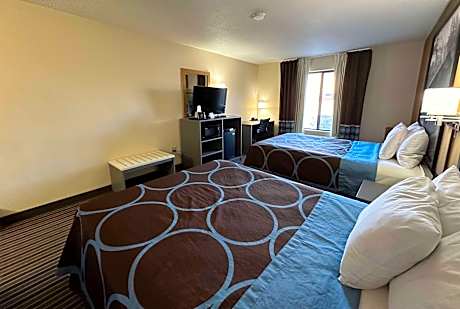 Queen Room with Two Queen Beds - Non-Smoking