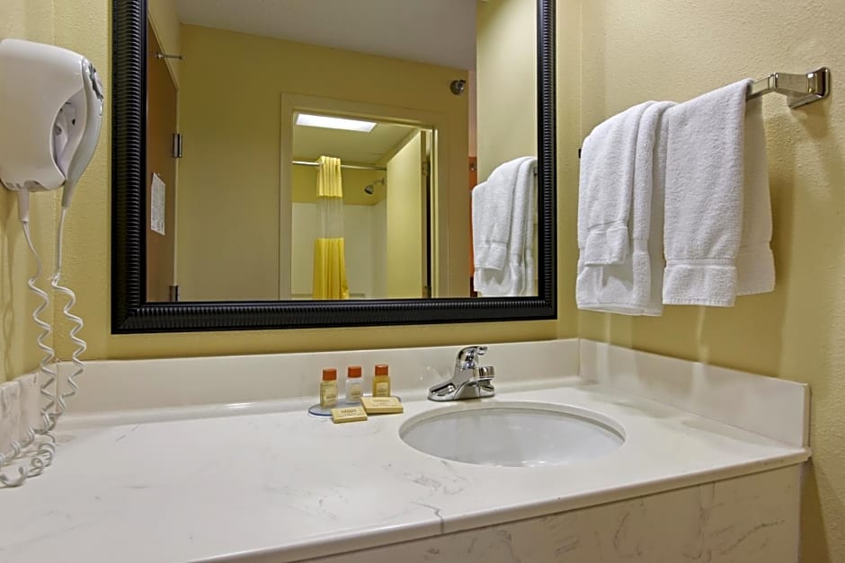 Days Inn by Wyndham Shallotte