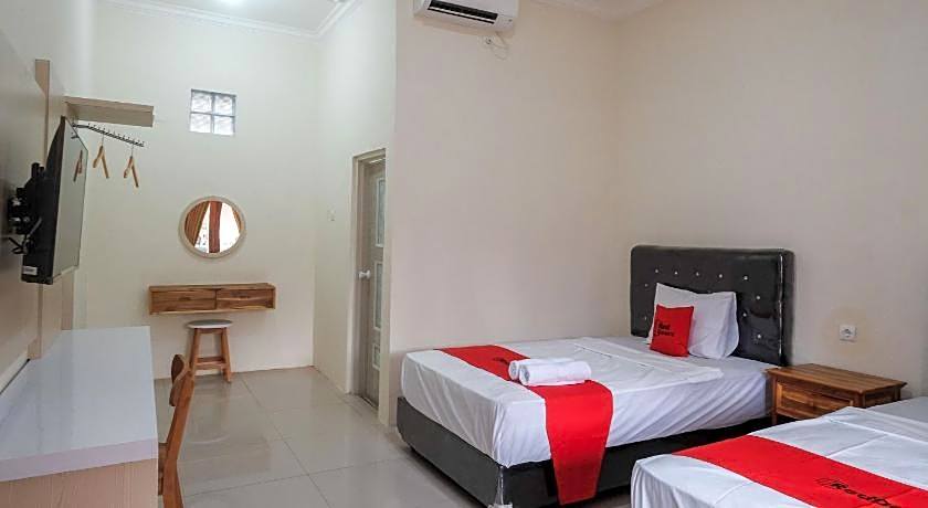 RedDoorz Plus Syariah @ Hotel Indonesia Kajen