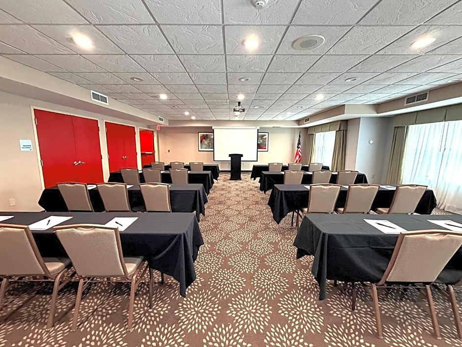 Holiday Inn Express & Suites - Olathe North By IHG