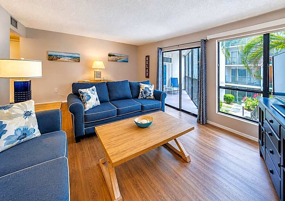 Siesta Key Beach - 2 Bedroom - 3 Beds - 3 Bathroom Duplex with Heated Swimming Pool