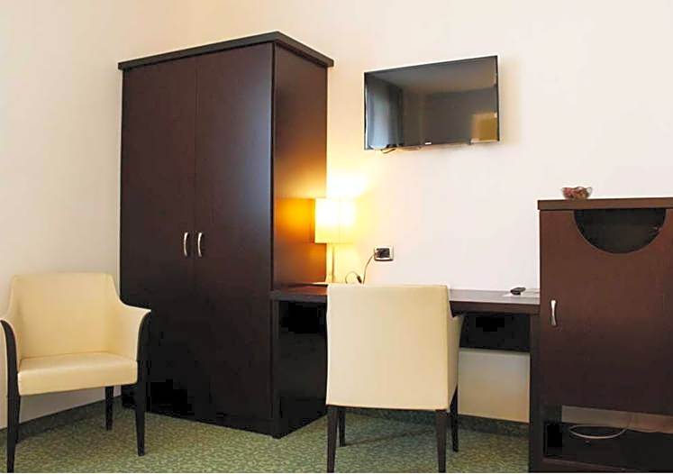 Hotel Senator