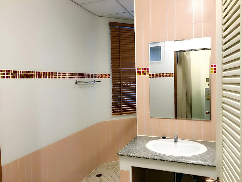 Chansuda Lake View Hotel