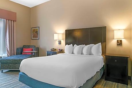 Queen Room with Accessible Tub - Accessible/Non Smoking