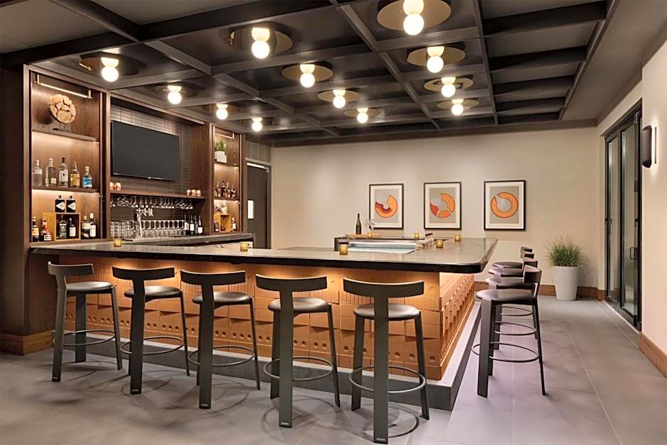 106 Jefferson Huntsville Curio Collection by Hilton