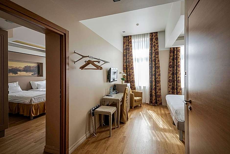 Opera Hotel