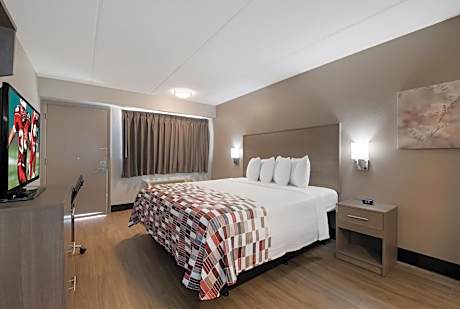 Deluxe Room with One Full Bed Disability Access Non-Smoking