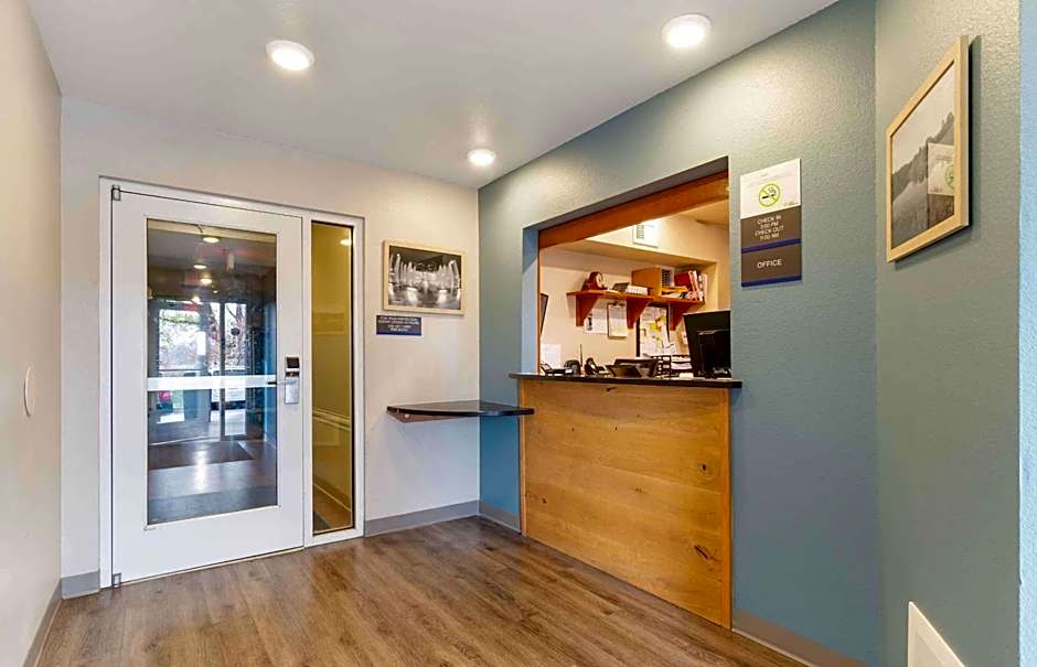 Extended Stay America Select Suites - Kansas City - Stadium