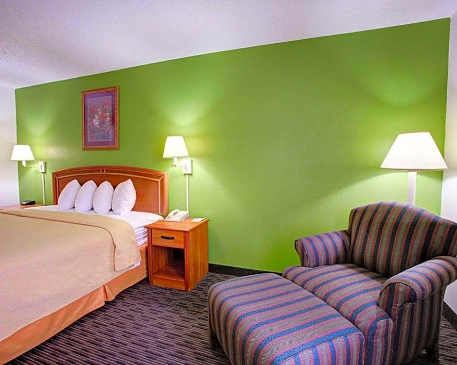 Garner Hotel Del Valle - Austin Southeast by IHG