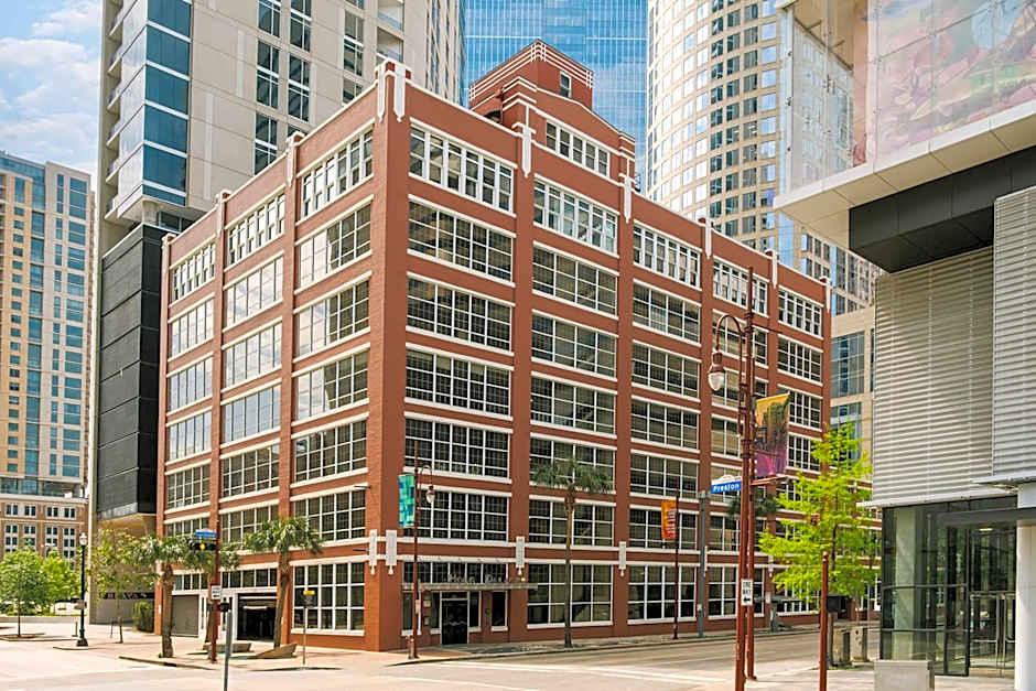 Reside Houston Downtown, a Wyndham Residence