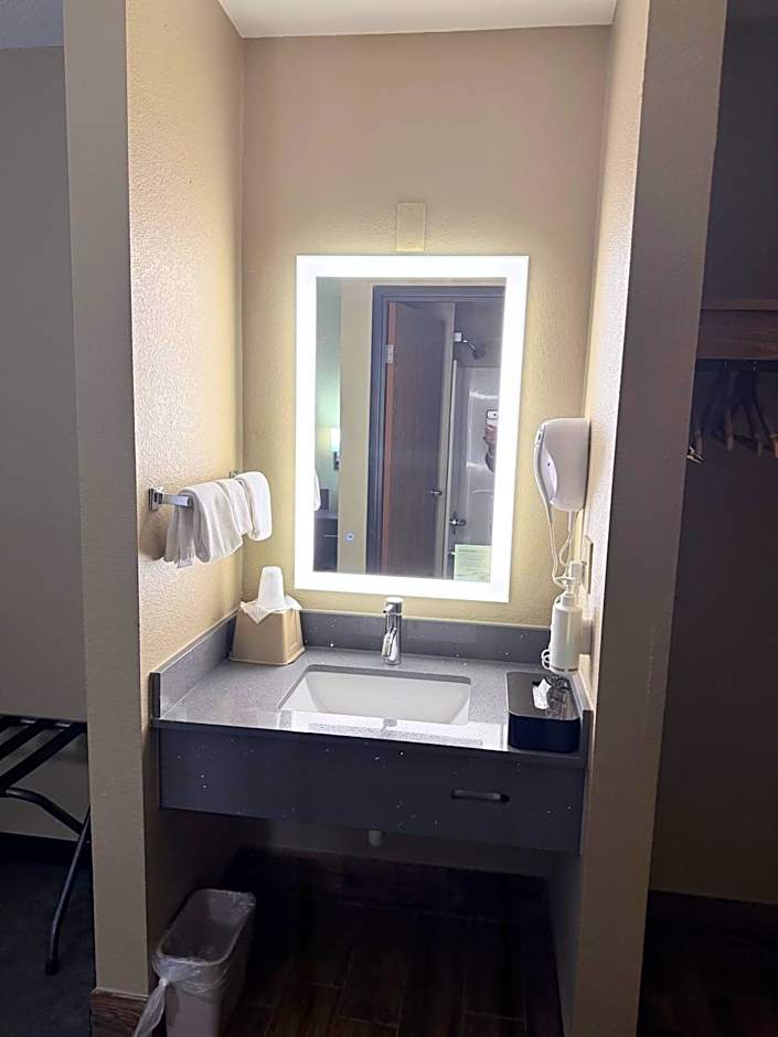 Super 8 by Wyndham Fond Du Lac