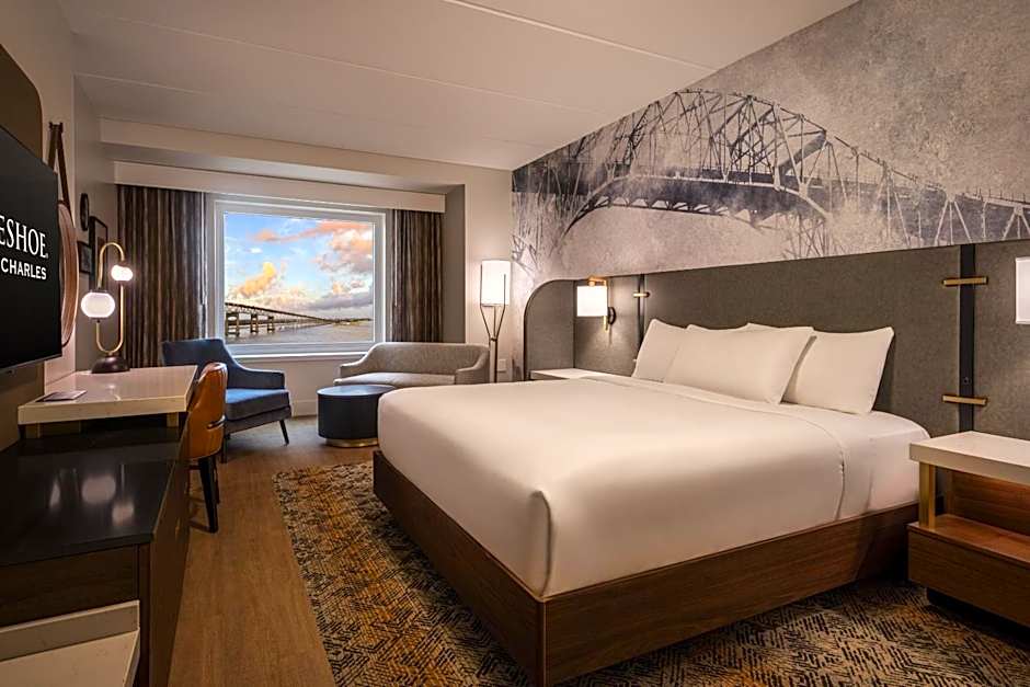 Photo 1 of 4 of Premium 1 King Bed, River View