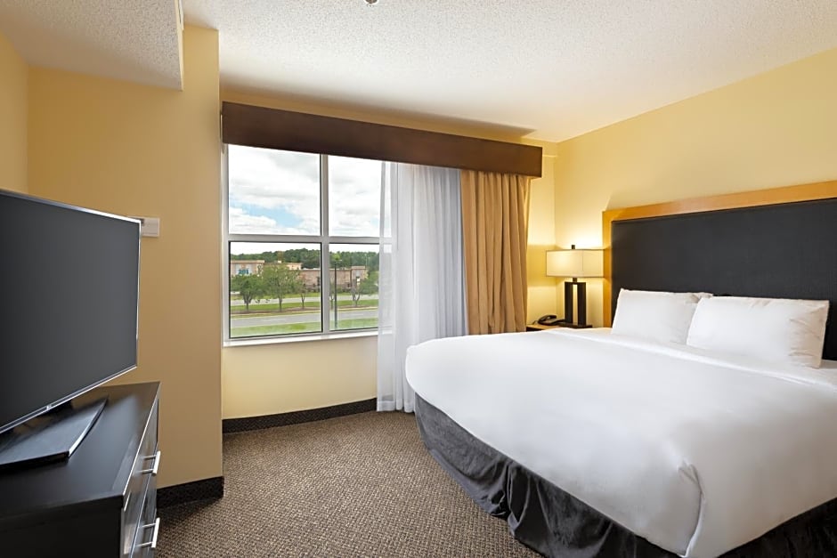 DoubleTree by Hilton Hotel Savannah Airport