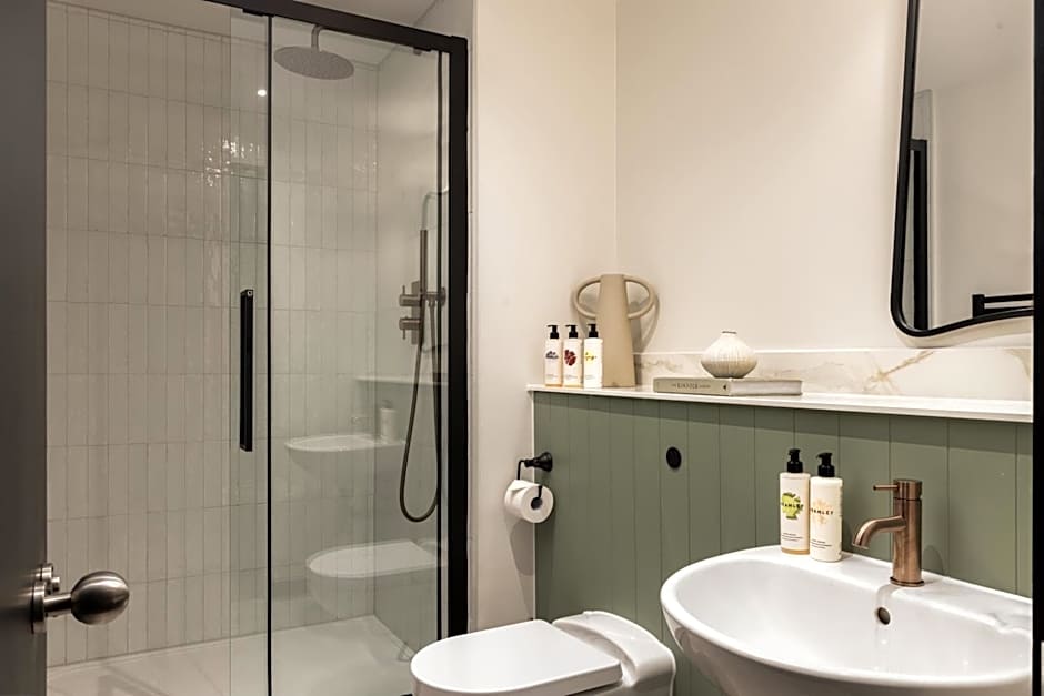 Native Kings Wardrobe, St Pauls