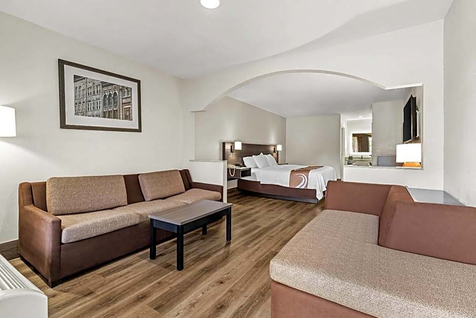 Quality Inn & Suites near Robins Air Force Base