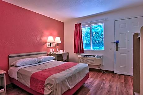 1  Full Bed | ADA/RI Shower/Mini Fridge