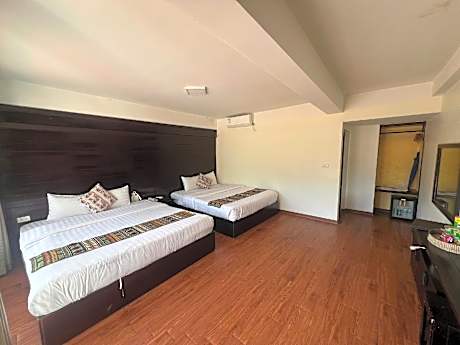 Deluxe City View Family Room