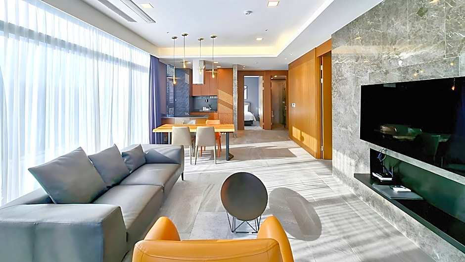 AM Hotel