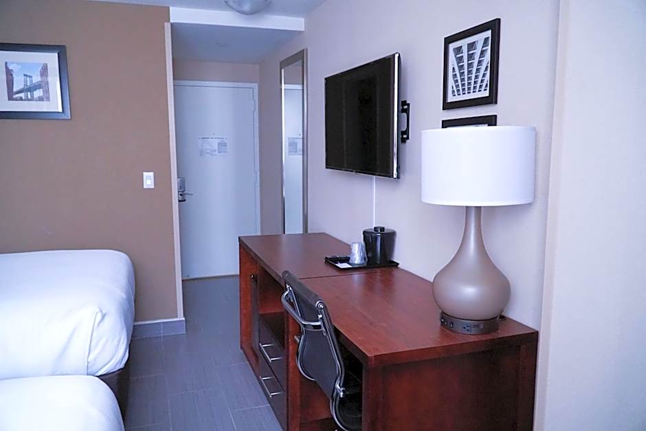 Hotel Mint JFK Airport