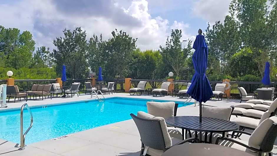 Holiday Inn Express Hotel & Suites Wilmington-University Ctr By IHG