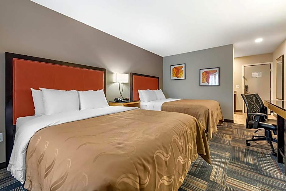 Quality Inn & Suites Evansville Downtown