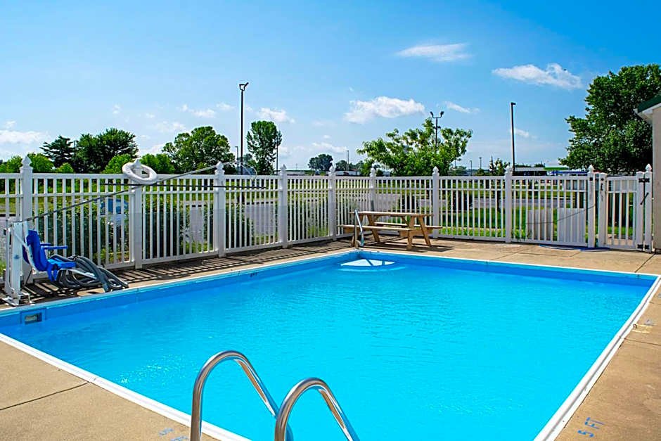 Motel 6-Seymour, IN - North