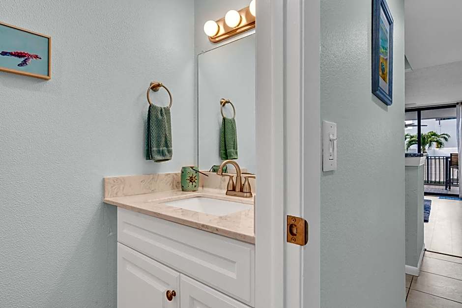 2BR in Key largo w pool and sunset views