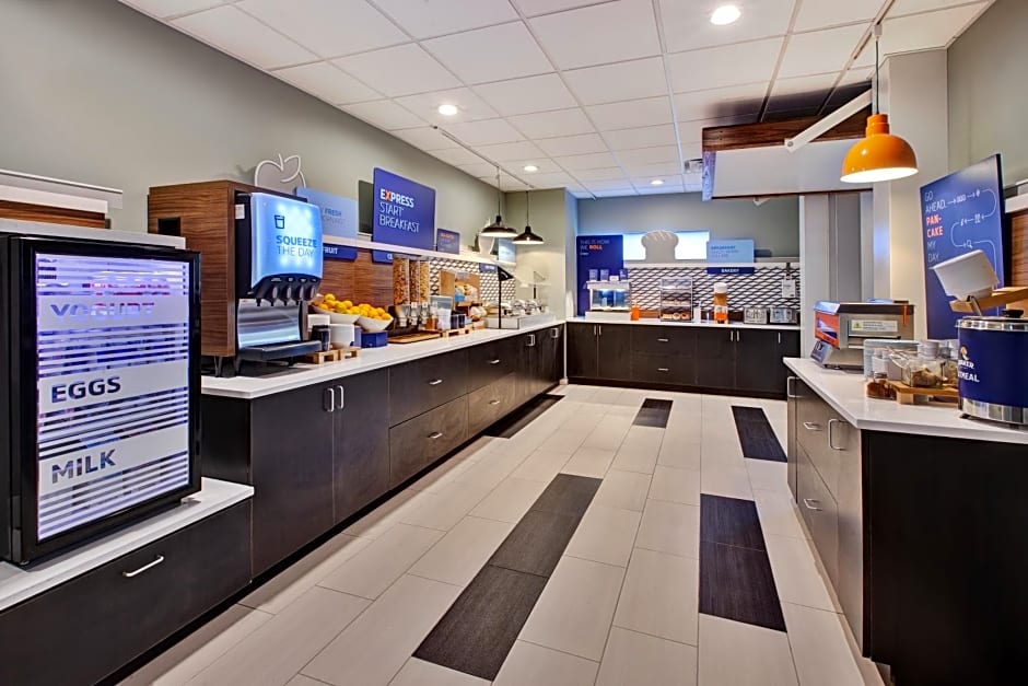 Holiday Inn Express & Suites Absecon-Atlantic City Area By IHG