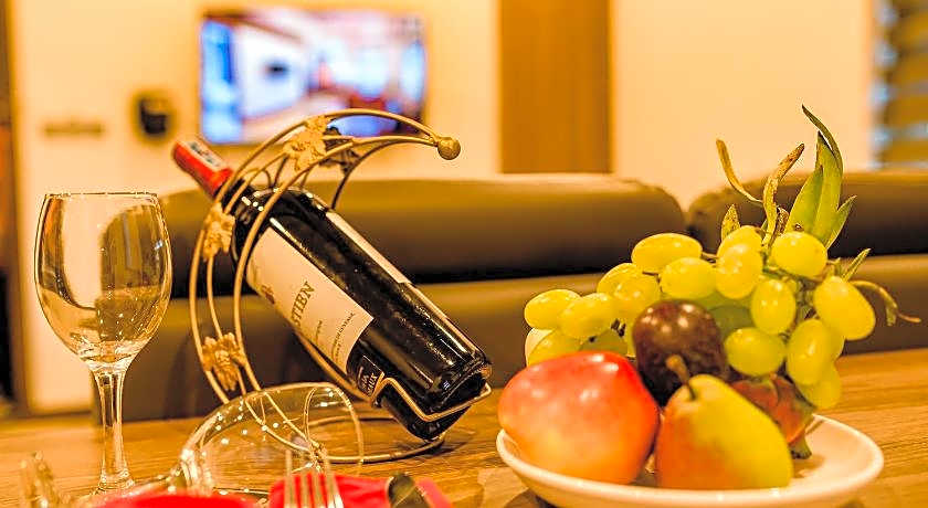 Zen Riverside Hotel n Residences