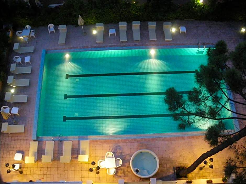 Hotel Ascot