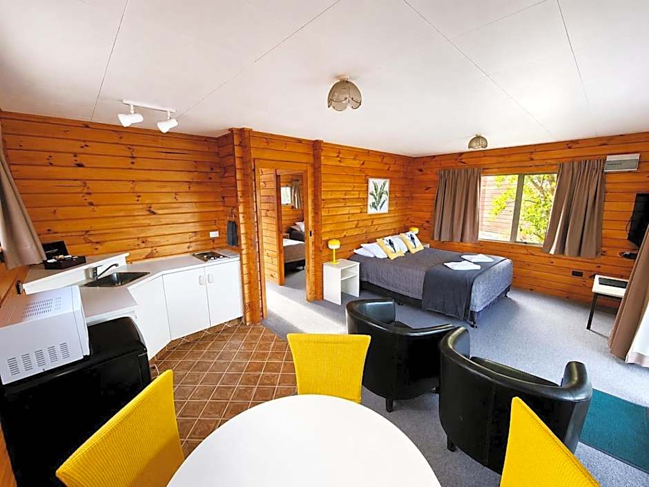 Forest Peak Motel
