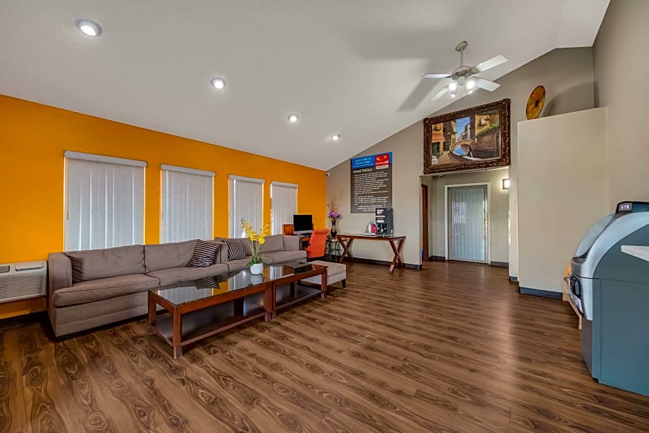 Econo Lodge San Antonio near SeaWorld - Medical Center