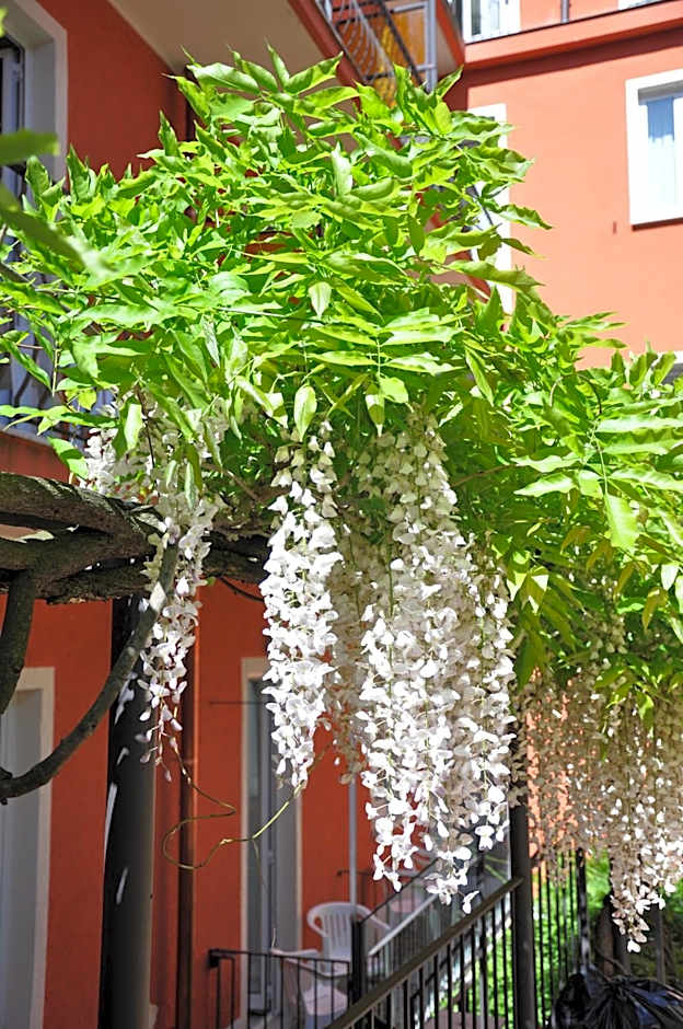 Cavour 30TRE - Hotel Moderno