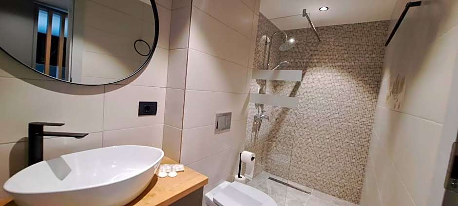 Hotel Plutitor Lebăda