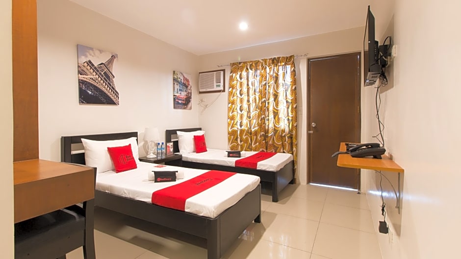Reddoorz Plus @ Diola Villamonte Bacolod