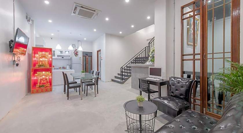 Tiny Taladnoi Hostel