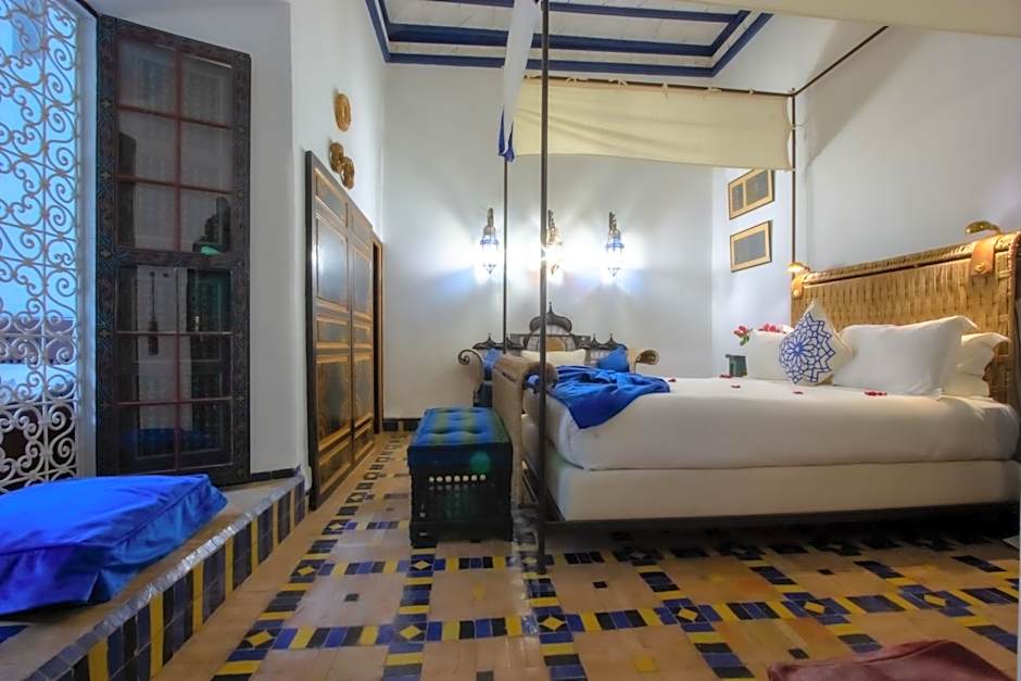 Riad Kaiss By Anika