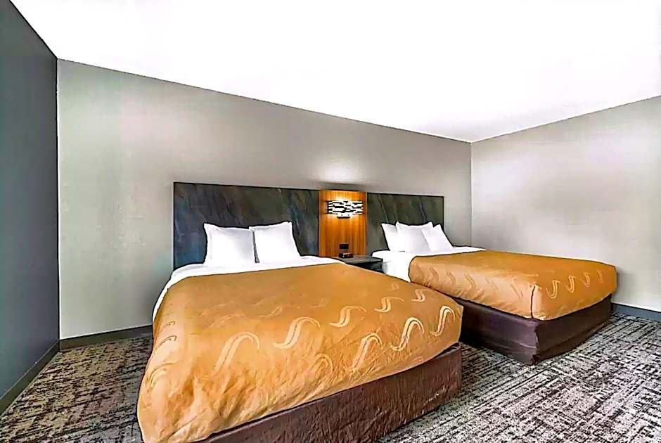 Quality Inn & Suites Manhattan