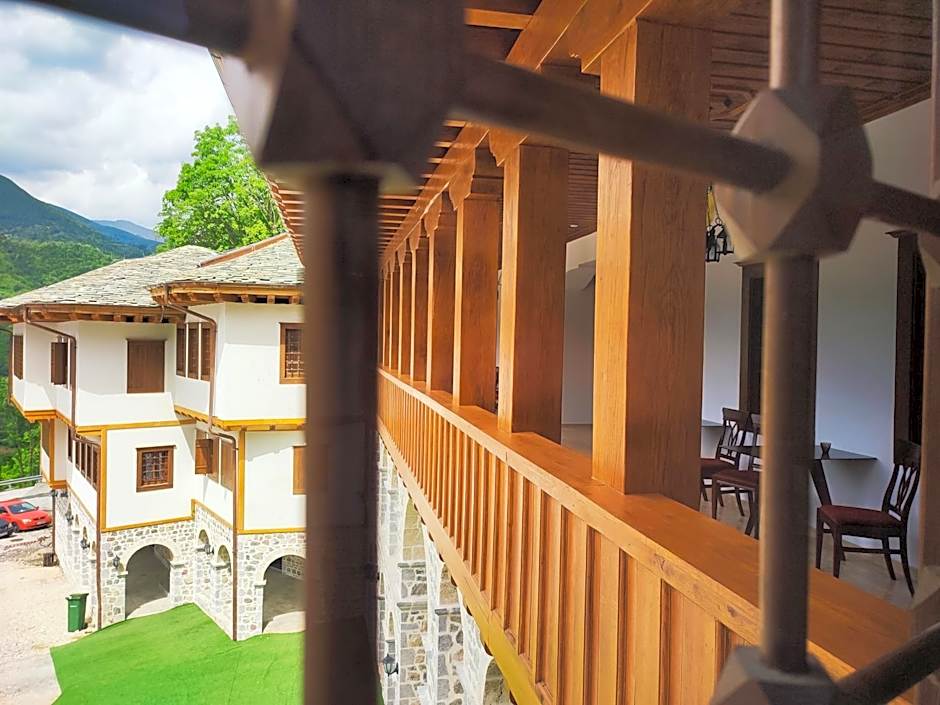 Guest Mansion, Гостински Палат