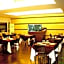 Townhouse Oak Vera Hotel Near Clark International Airport