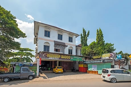 OYO 1906 Zhafira Guest House Syariah