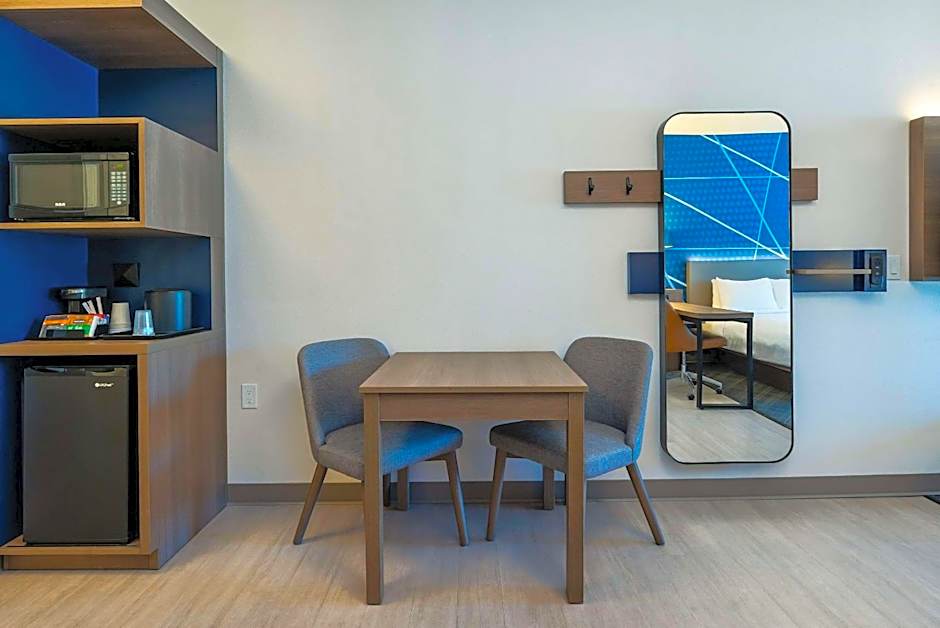 Comfort Suites Kelowna