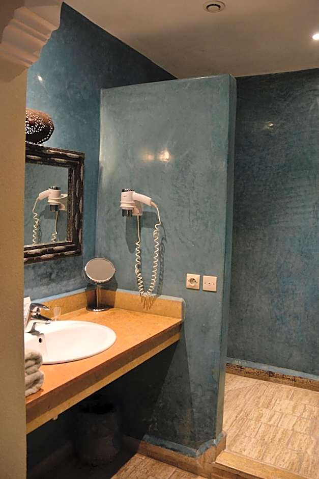 Riad Dar L'Oussia & SPA