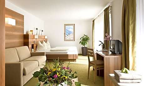 Superior One-Bedroom Apartment with Balcony