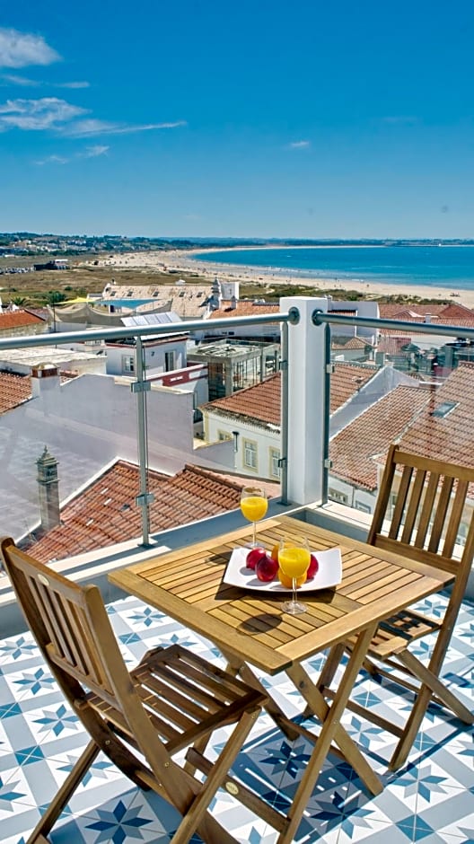 Topcity Hostel & Suites